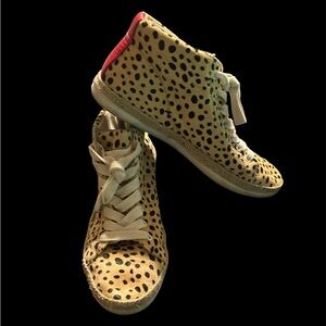 Dolce Vita Size 7 1/2 Faux Furry Cheetah Sneakers